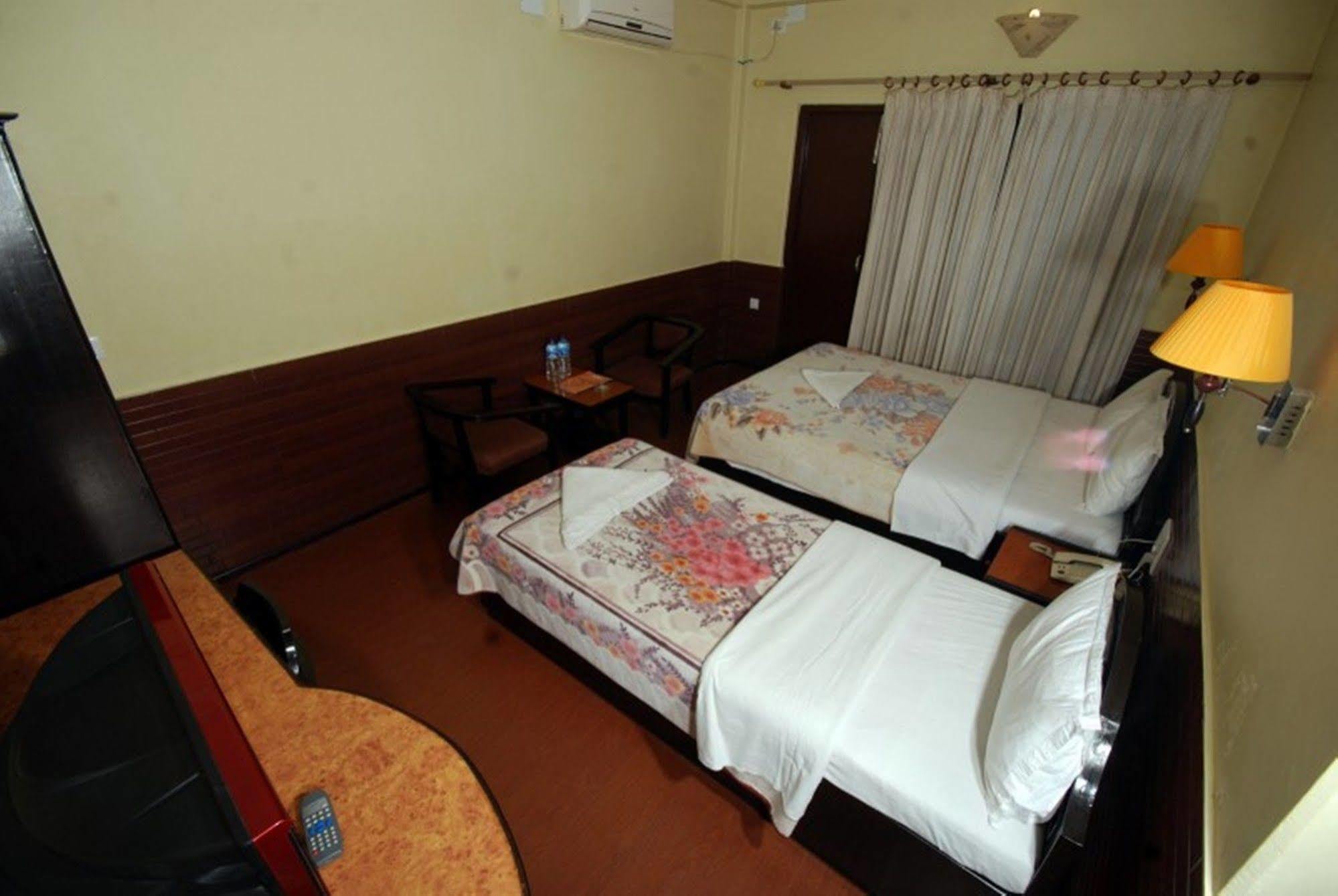 Hotel Trip Pokhara Exterior foto