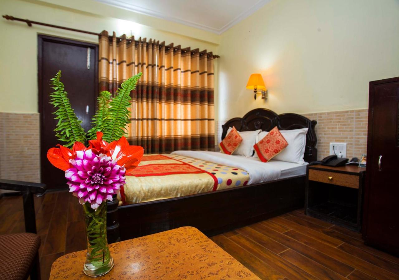 Hotel Trip Pokhara Exterior foto